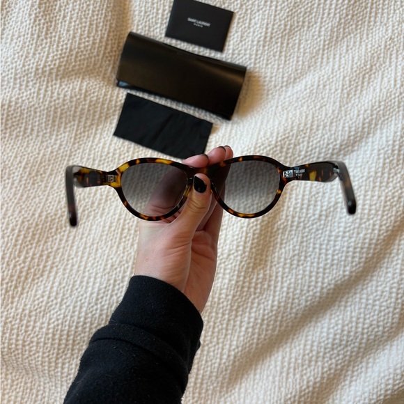 Saint Laurent Tortoise Sunglasses in “Sunset” - Picture 3 of 9